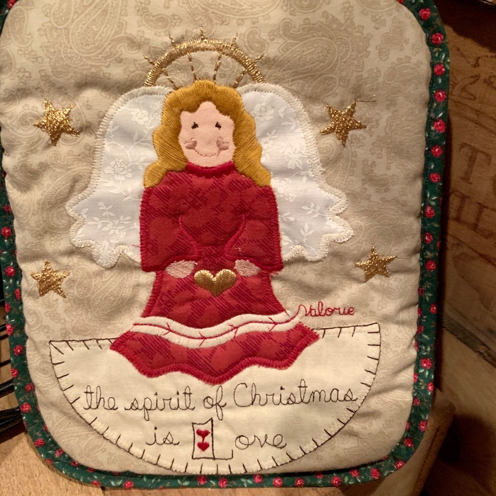 Handcrafted Christmas folk art appliqué pot holder